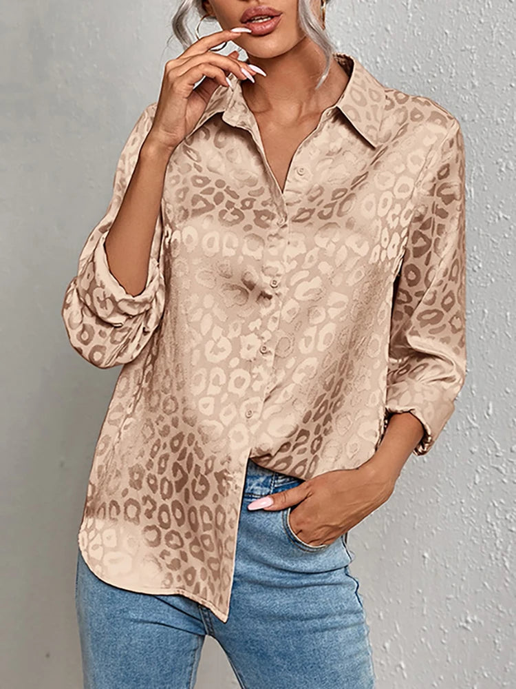 Camisa Feminina de Cetim com Estampa de Leopardo - Manga Longa, Vintage.